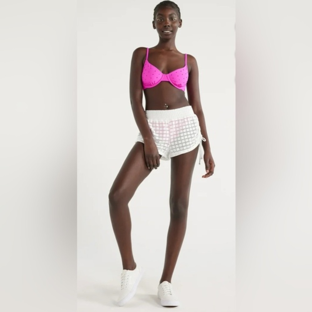 NEW No Boundaries White  Crochet Women Swim cover Up Shorts size M
